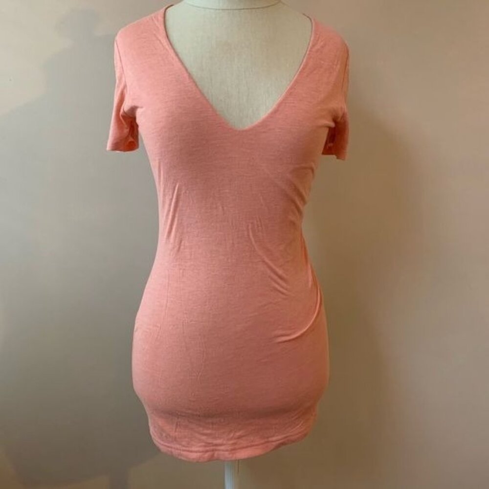 Stem Soft Peach V Neck T-shirt